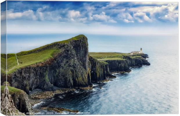 Neist Point, Isle of Skye. Canvas Print by Phill Thornton