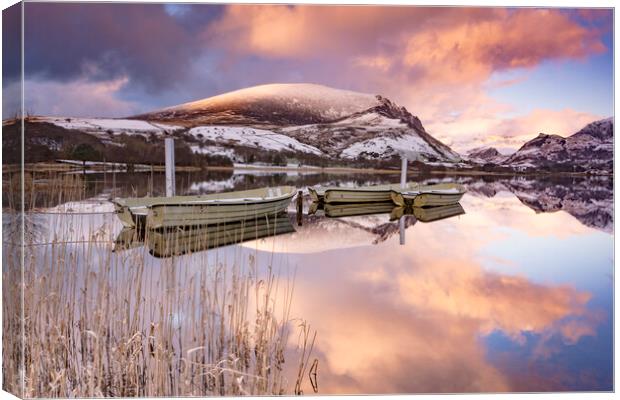 Llyn Nantlle Canvas Print by Lukasz Lukomski