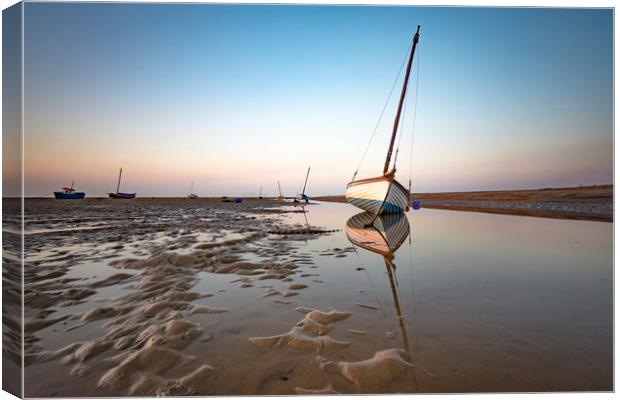 Boats in Meols during sunset Canvas Print by Lukasz Lukomski