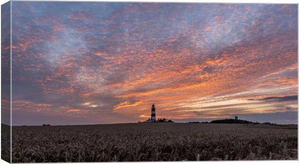 Happisburgh lighthouse Canvas Print by Dorringtons Adventures