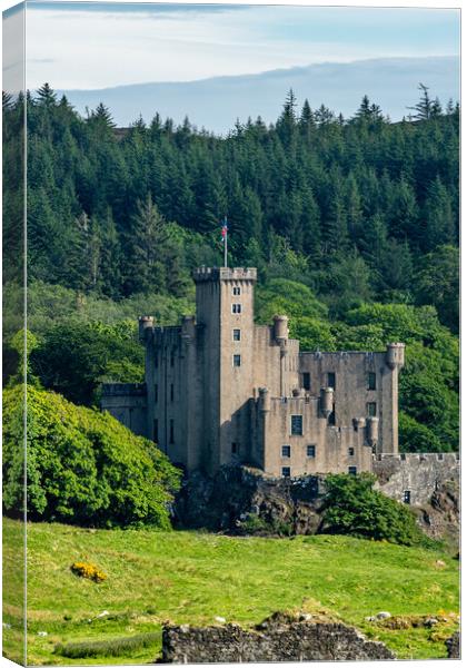 Dunvegan Castle Canvas Print by Duncan Loraine