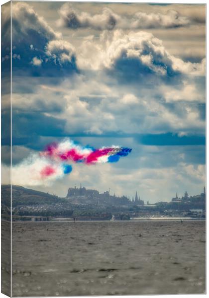Red Arrows Canvas Print by Duncan Loraine