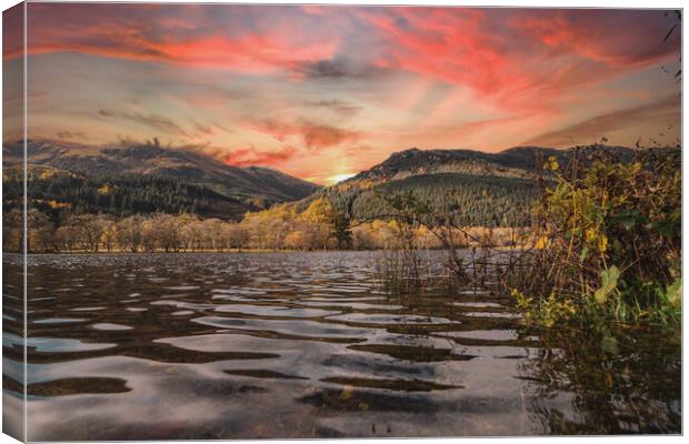 Lubnaig Loch Canvas Print by Duncan Loraine