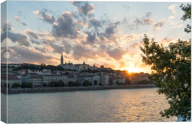 The sunset in Budapest Canvas Print by Sergio Delle Vedove