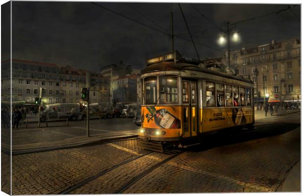the tram nr 12 in Lisbon Canvas Print by Sergio Delle Vedove