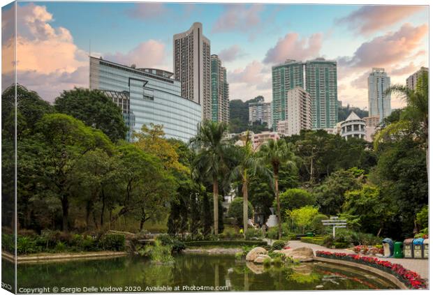 Hong Kong park  Canvas Print by Sergio Delle Vedove