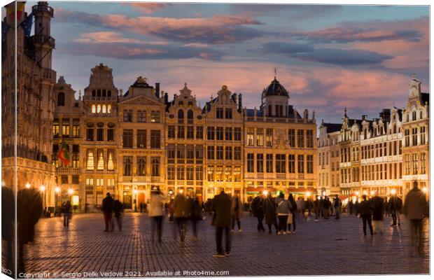 The Grand place square in Brussels Canvas Print by Sergio Delle Vedove