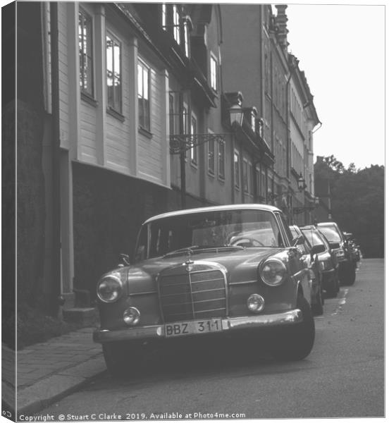 Mercedes-Benz 200 classic car Canvas Print by Stuart C Clarke