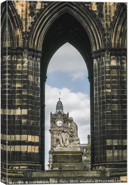 Scott Monument Canvas Print by Eduardo Vieira