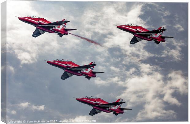 Spectacular Red Arrows Flypast Canvas Print by Tom McPherson