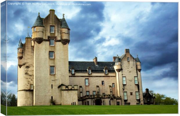 Fyvie Castle Canvas Print by Tom McPherson