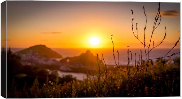Sunset Dropping over Ilfracombe Canvas Print by Steven Fleck