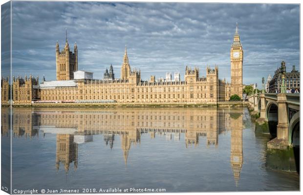 Parliament Houses in London Canvas Print by Juan Jimenez