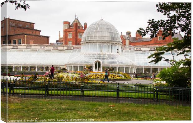 Botanic gardens Belfast  Canvas Print by Holly Burgess