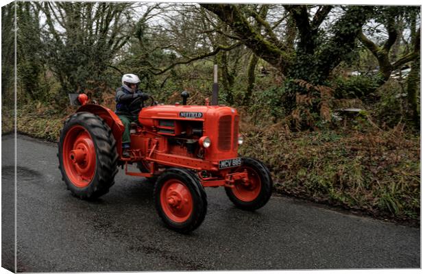 Nuffield tractor racing red Canvas Print by kathy white