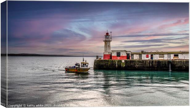 Light House Newlyn harbour, sunset Cornwall, fishe Canvas Print by kathy white
