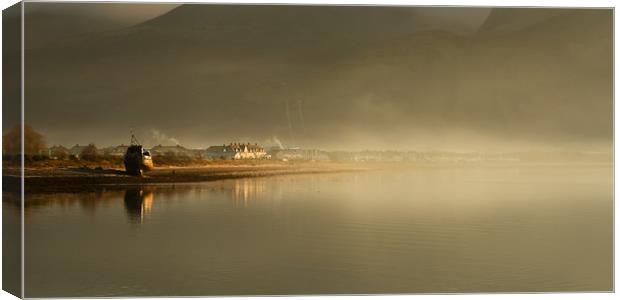 Fort William Sunrise Canvas Print by Daniel kenealy