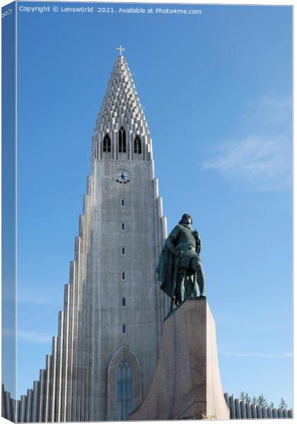 Hallgrímskirkja in Reykjavik, Iceland Canvas Print by Lensw0rld 