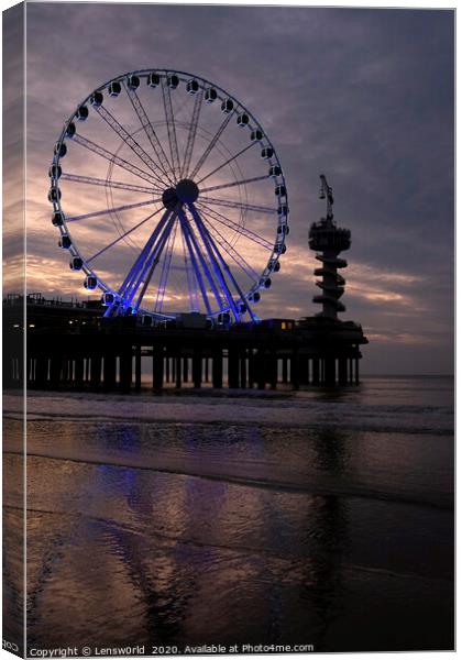 Ferris wheel at the beach of Scheveningen, Holland Canvas Print by Lensw0rld 