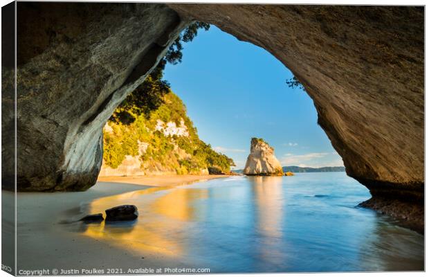 Cathedral Cove, Coromandel, North Island, New Zealand Canvas Print by Justin Foulkes