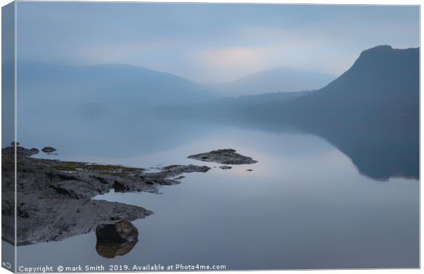 Early Morning Derwent Water  Canvas Print by mark Smith