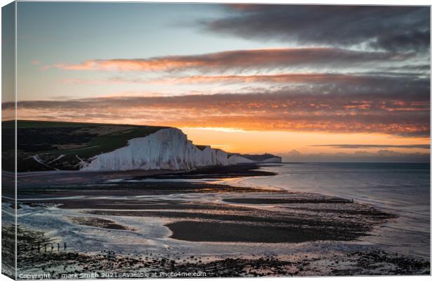 Seven Sisters Sunrise  Canvas Print by mark Smith