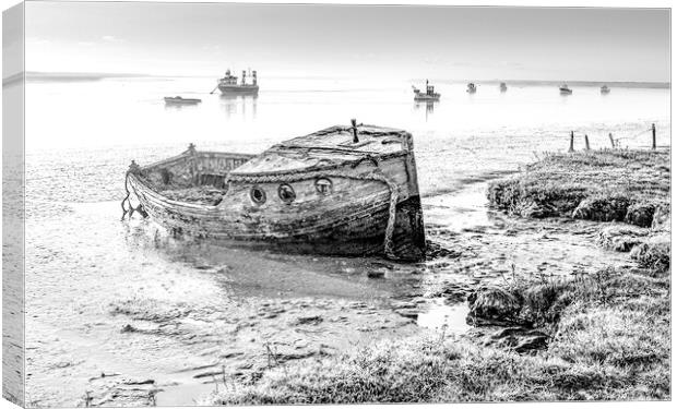 Old Boat at Orford in Suffolk Canvas Print by Robbie Spencer