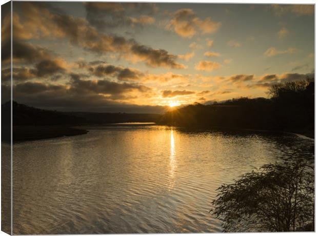 Sunrise on the River Torridge at Bideford , Devon Canvas Print by Tony Twyman