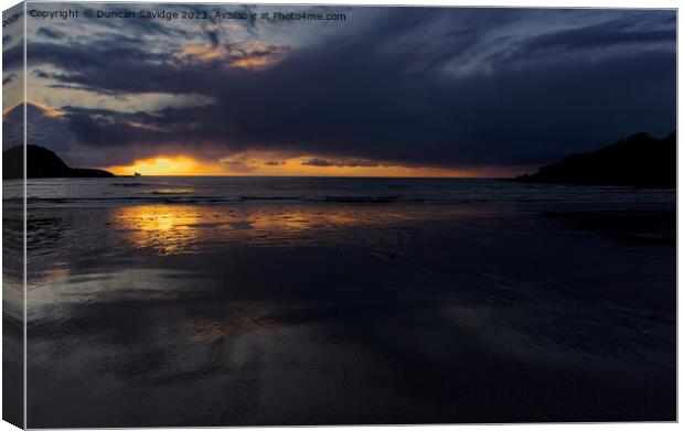 Moody first light on the Cornish coast  Canvas Print by Duncan Savidge