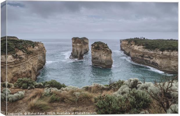 Rock formations at Tom and Eva lookout,  Australia Canvas Print by Mehul Patel