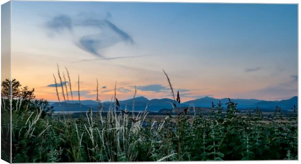 Sunset over Snowdonia National Park Canvas Print by Brenda Belcher