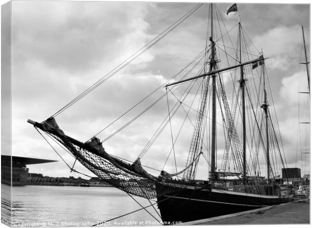 Vintage sail ship in black and white couple hundre Canvas Print by M. J. Photography