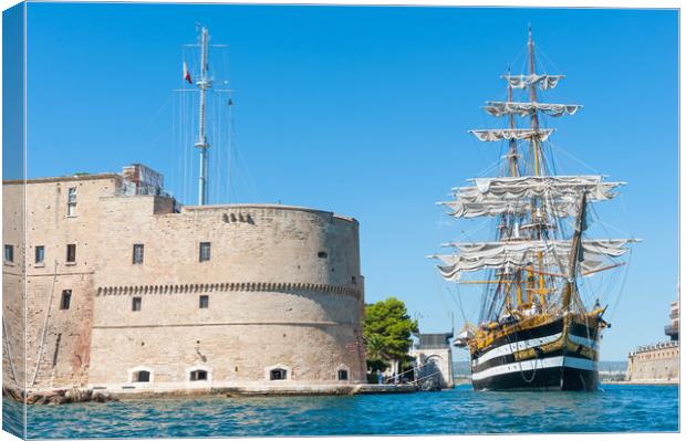 Tall ship of the Italian Navy AMERIGO VESPUCCI” Canvas Print by Flavio Massari