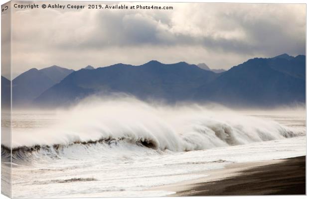 Waves. Canvas Print by Ashley Cooper
