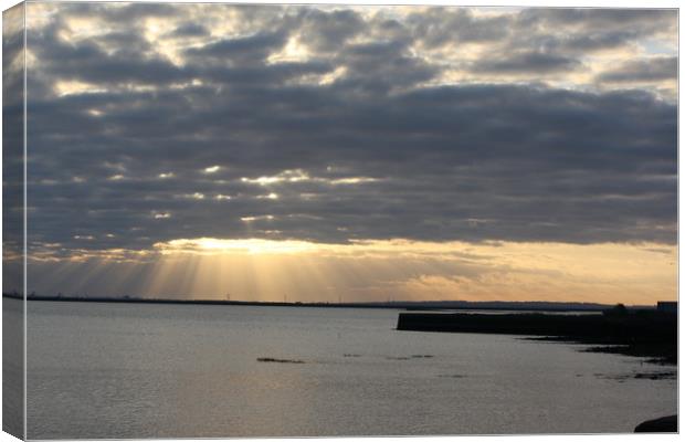 Strand gillingham Canvas Print by zoe knight