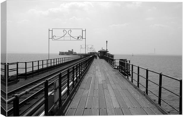 SOUTHEND PIER Canvas Print by Ray Bacon LRPS CPAGB