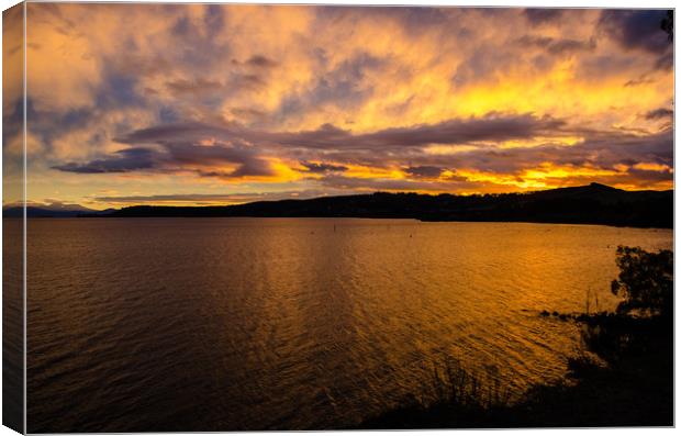 Lake Taupo Sunset Canvas Print by Ian Homewood