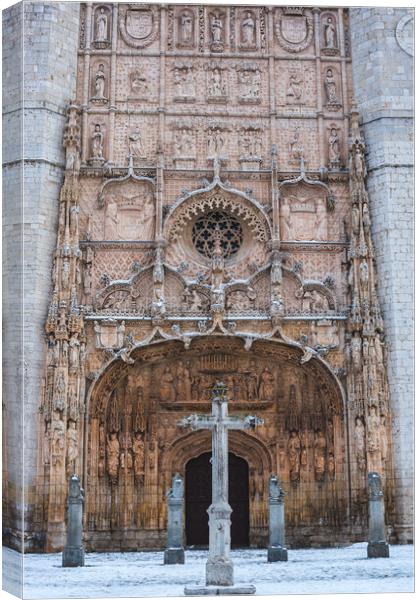 VALLADOLID, SPAIN - January 10, 2021: Gothic facade of St. Paul's church Canvas Print by David Galindo