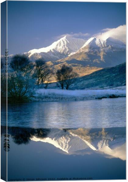 Snowdon Group Canvas Print by Simon Johnson