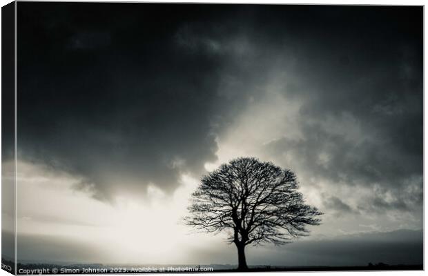 Approaching storm  Canvas Print by Simon Johnson