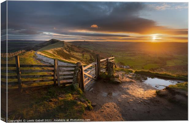 Sunrise at Mam Tor, Peak District Canvas Print by Lewis Gabell