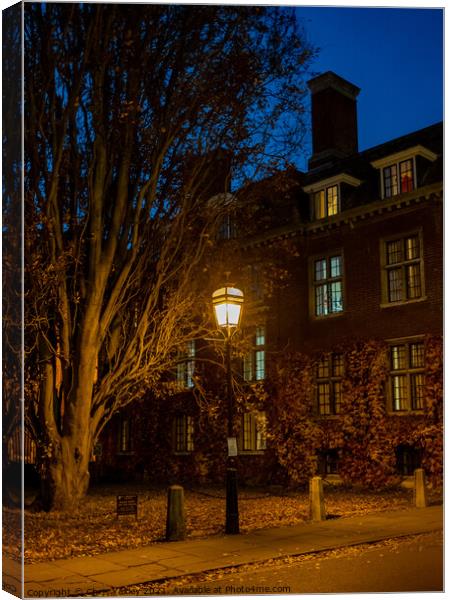 Victorian streetlight in the city of Cambridge Canvas Print by Chris Yaxley