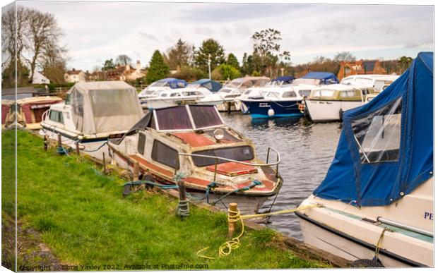 Old and abandoned motor boat  Canvas Print by Chris Yaxley