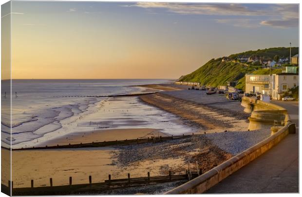 A view over the promenade and beach in Cromer Canvas Print by Chris Yaxley