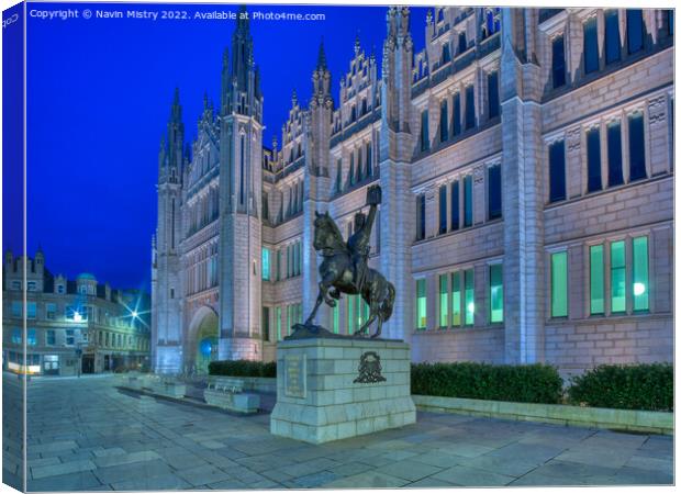 A view of Marischal College, and the statue of Robert the Bruce  Canvas Print by Navin Mistry