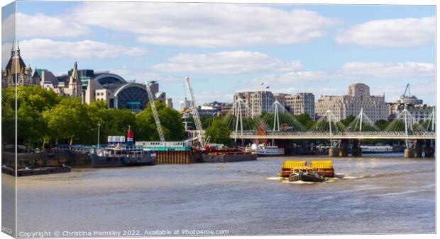 London, 14th May 2020: A tug boat pulling fright on the Thames i Canvas Print by Christina Hemsley