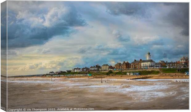 A Golden Sunset over Southwold Seafront Canvas Print by Viv Thompson