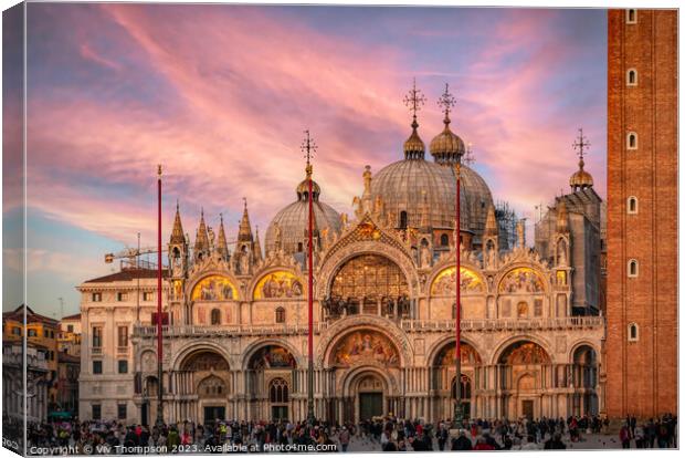 St Mark's Basilica Canvas Print by Viv Thompson