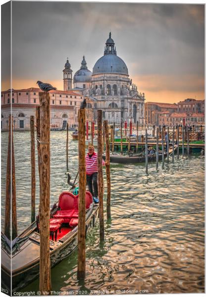 An Afternoon on the Grand Canal Canvas Print by Viv Thompson