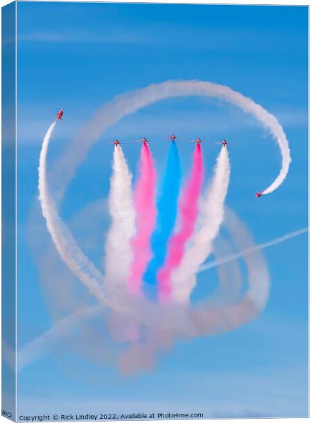 The Red Arrows Canvas Print by Rick Lindley